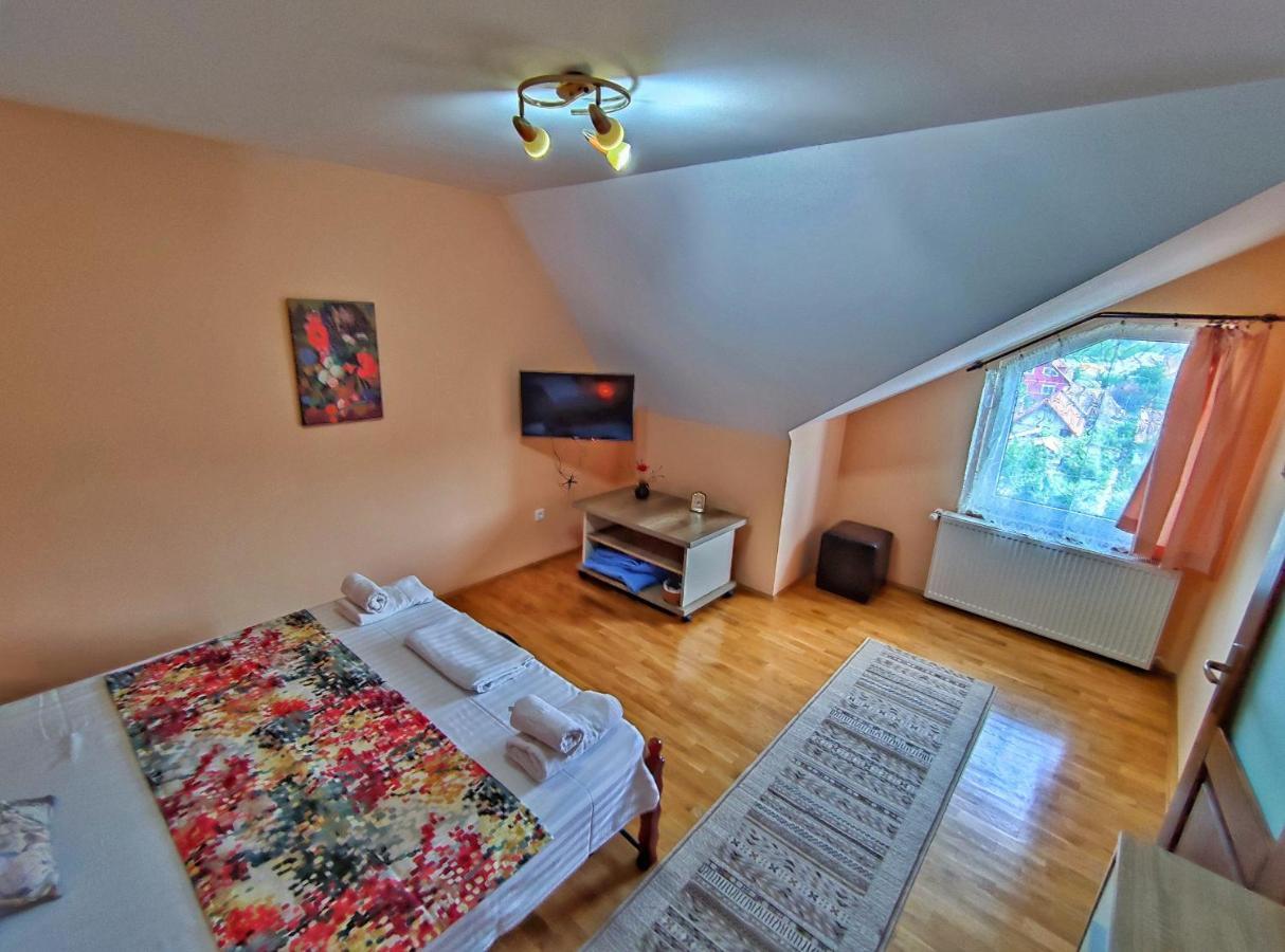Casa Adam Hotel Сигишоара Екстериор снимка