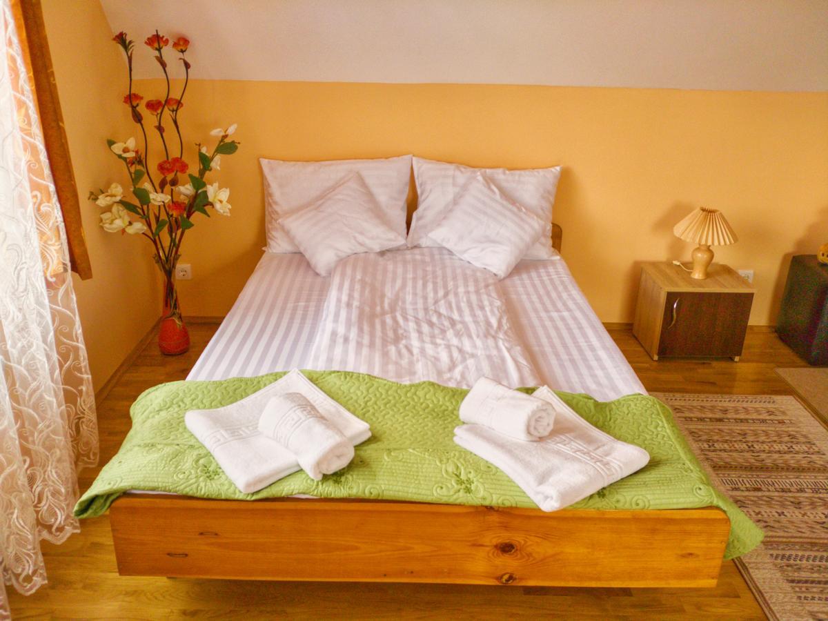 Casa Adam Hotel Сигишоара Екстериор снимка